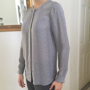 Joie - Grey Snakeskin-Patterned Silk Blouse - Sz S